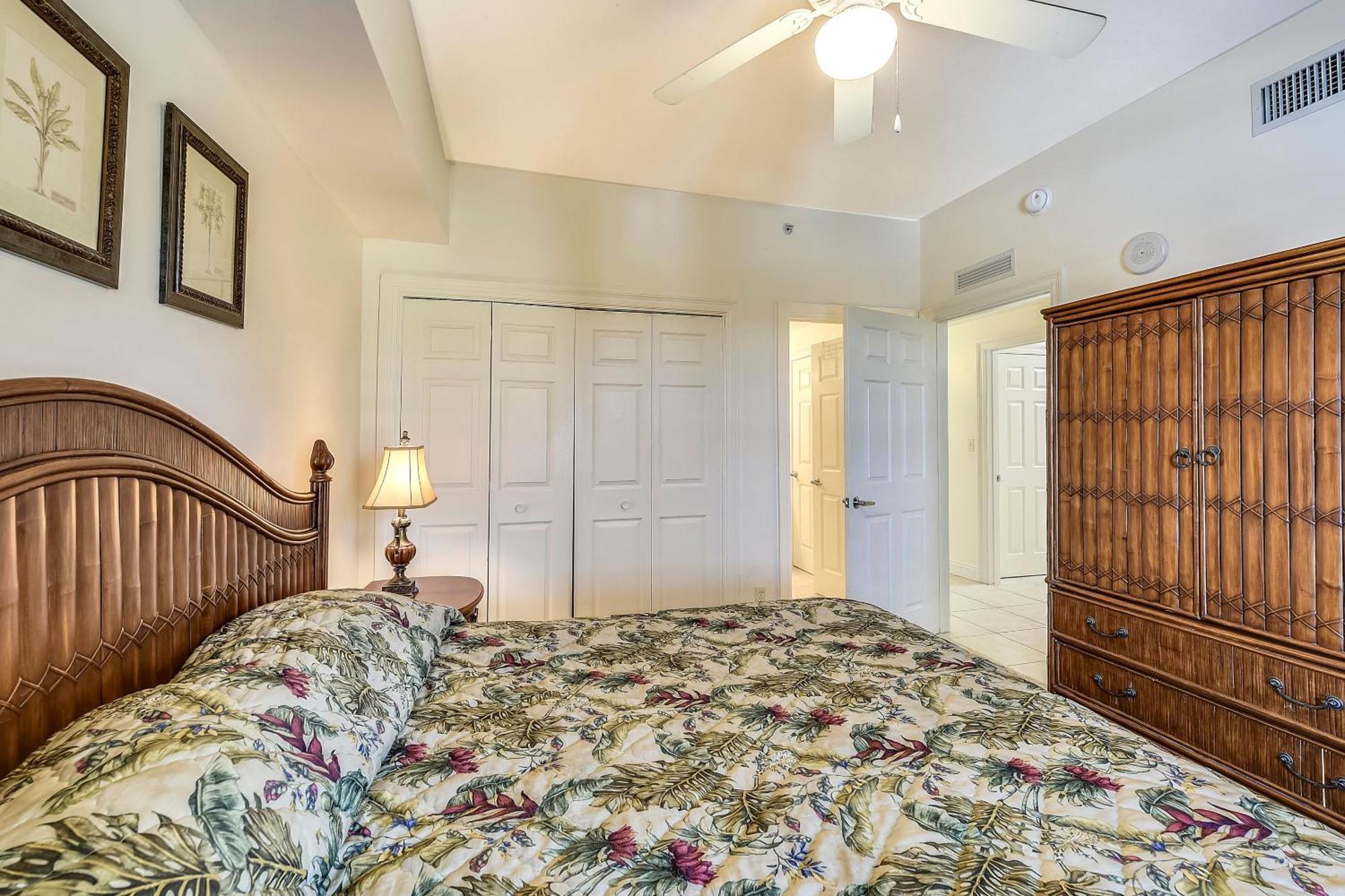 Calypso Resort And Towers #602-E By Book That Condo Panama City Beach Room photo